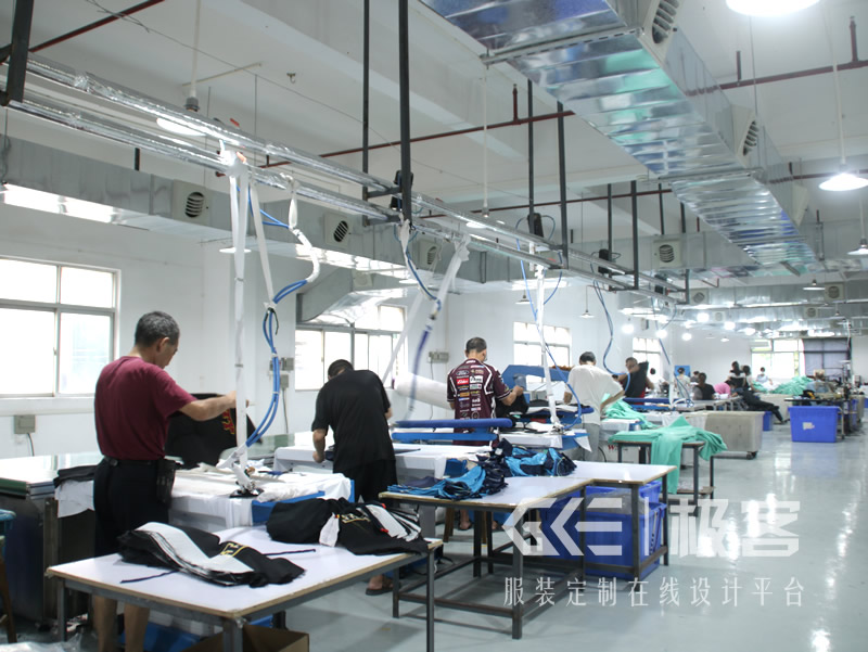 广东夹克定制厂家,专业团队服装定制为你打造更好的夹克衫