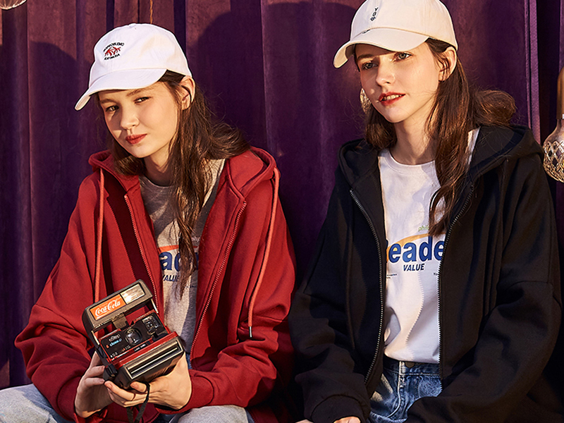 拉链卫衣怎么搭配好看？里面穿什么合适？女生拉链卫衣穿搭方法