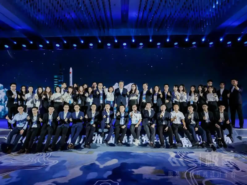 2026马年口号大全：展现团队气势，为团队注入奔腾向前的力量